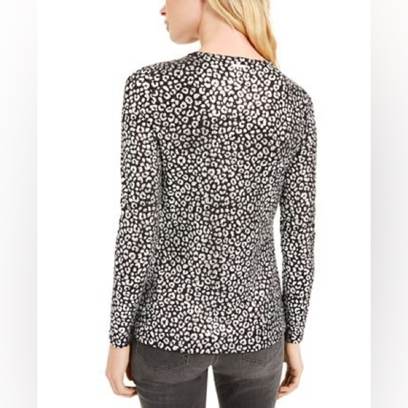 Michael Michael Kors MK Leopard Scoop Neck Draped Front 3/4 Dolman Sleeve Top - Picture 1 of 7